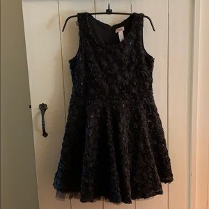 A kids black dress.